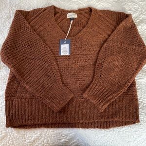 NWT Universal Threads Sweater - Small